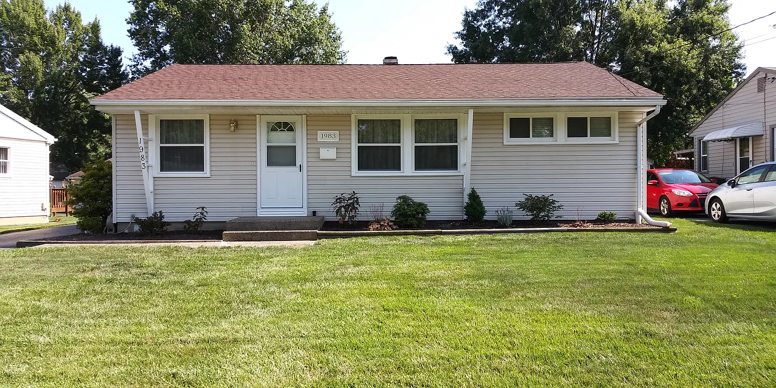 1983 Stewart Dr NW photo 1