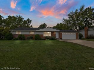 1406 Athlone St, Oxford, MI 48371