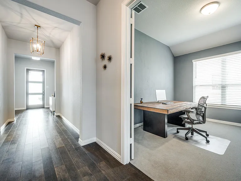 3004 Comal Dr — Photo 4