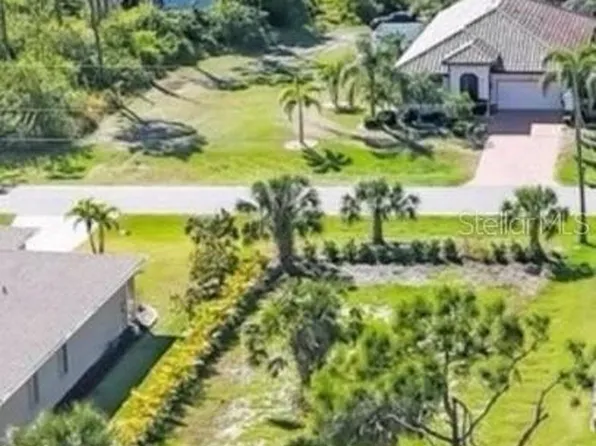 197 Jade St #19, Rotonda West, FL 33947