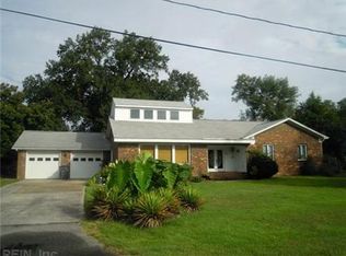 407 Jefferson Dr, Smithfield, VA 23430