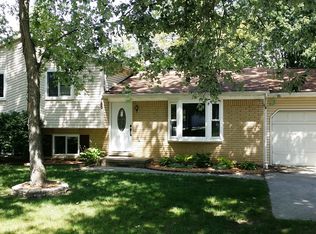 985 Seabury Dr, Lake Orion, MI 48362