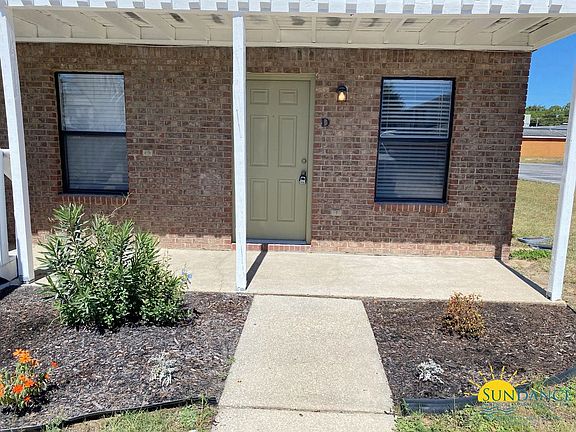 3rd image of 3250 Redwood Ln #0