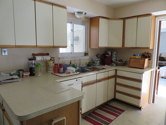 5th image of 27901 Grobbel Dr