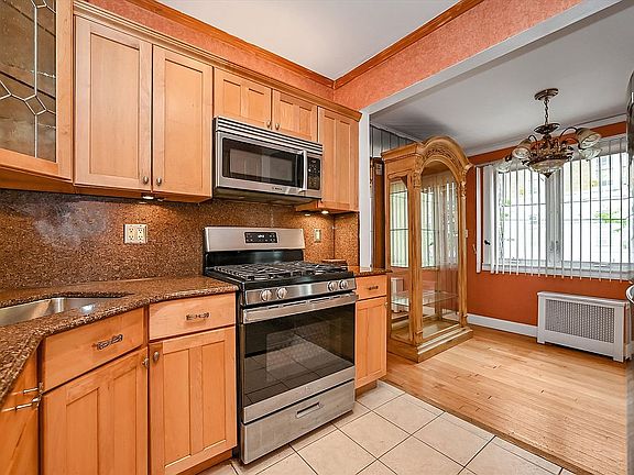 5th image of 31-16 48th St
