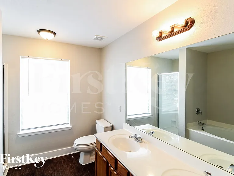 19419 Green Chase Ln — Photo 12