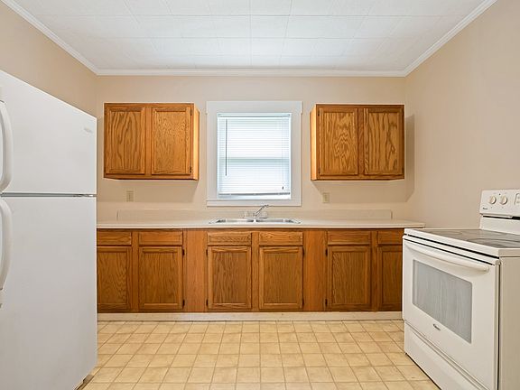 2nd image of 1631 Shriver Ave NE