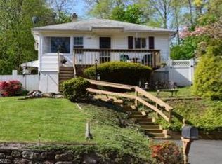 522 Edith Rd, Landing, NJ 07850