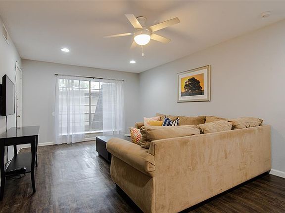2nd image of 5311 Fleetwood Oaks Ave APT 270