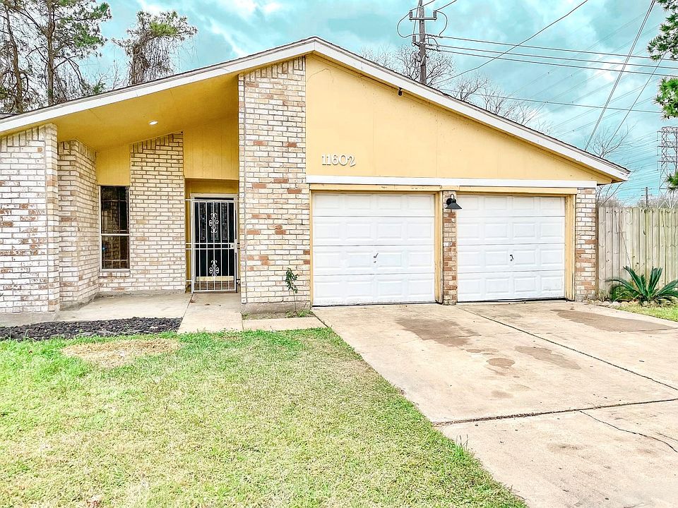 1st image of 111602 Crystalwood Dr