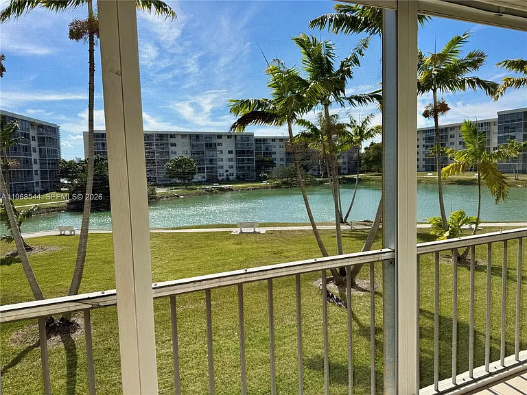 2855 Leonard Dr #H202 — Photo 6