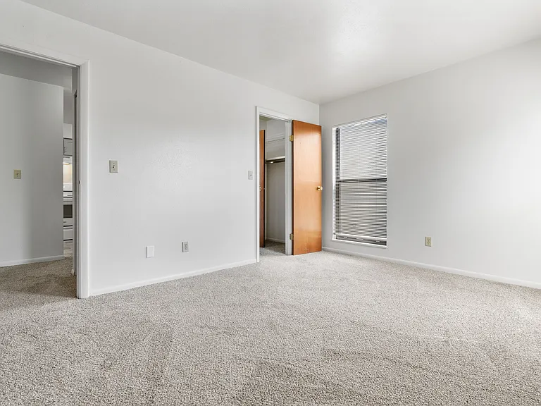 Creekside Terre Apartments — Photo 17