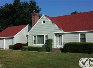 529 Four Mile Rd NW, Comstock Park, MI 49321