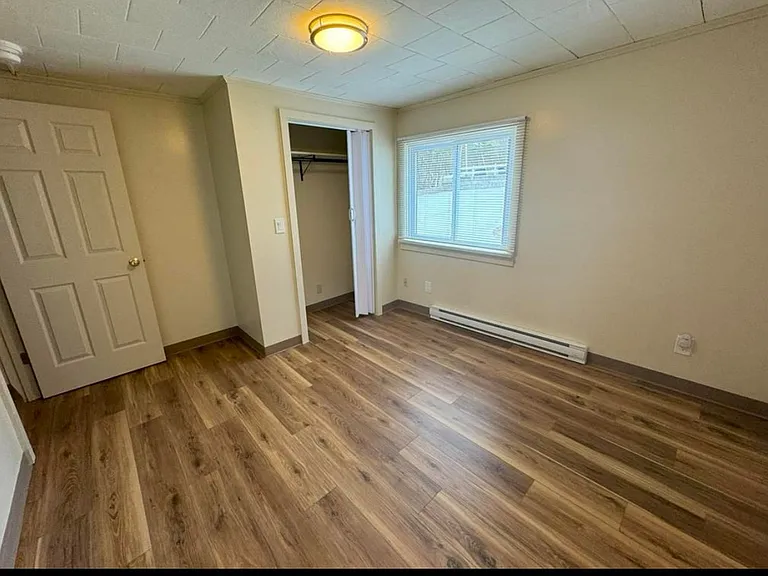 425-435 Pleasant St #5 — Photo 5