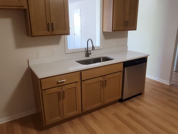 4th image of 2544 E 84th St