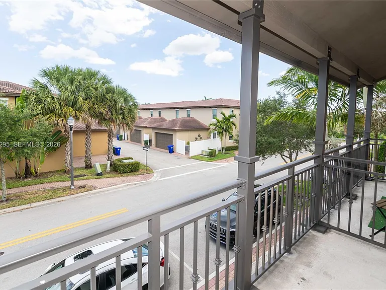 1510 SW 147th Ter — Photo 14