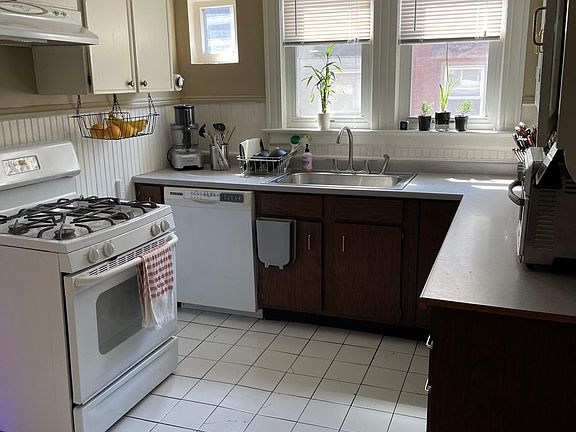 5th image of 788 Potomac Ave APT 1