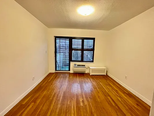 Rented by J PRESTON AND ASSOCIATES INC | media 5