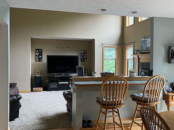 Kitchen bar 