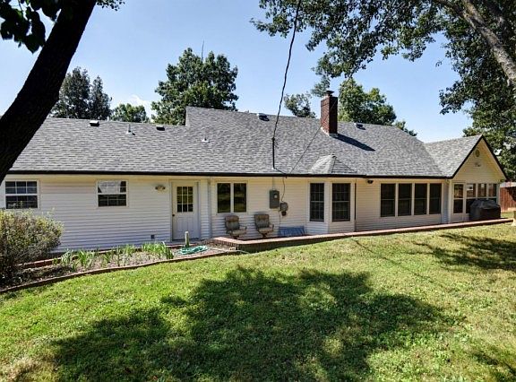 5th image of 471 Green Briar Dr