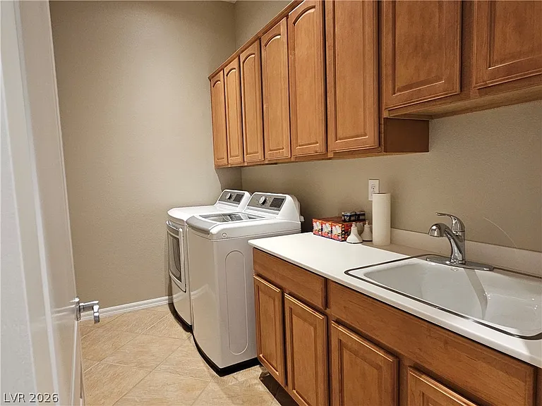 2139 Twin Falls Dr — Photo 42