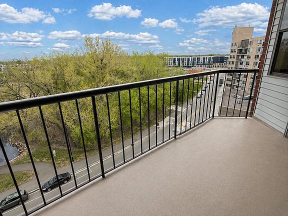 5th image of 6500 Woodlake Dr APT 707