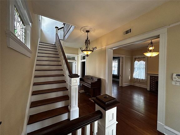 5th image of 50 Lemoyne Pl