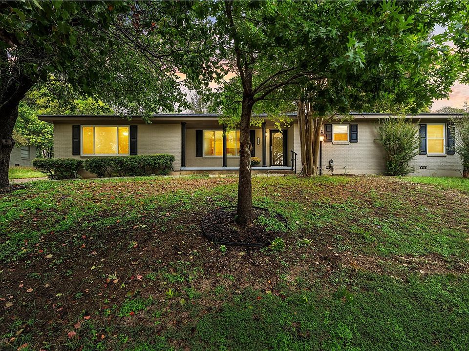 1st image of 2625 Rockview Dr