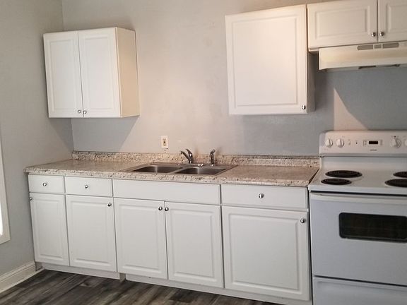 3rd image of 1511 N Kealing Ave