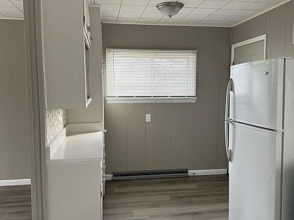 3rd image of 1007 E Russell St
