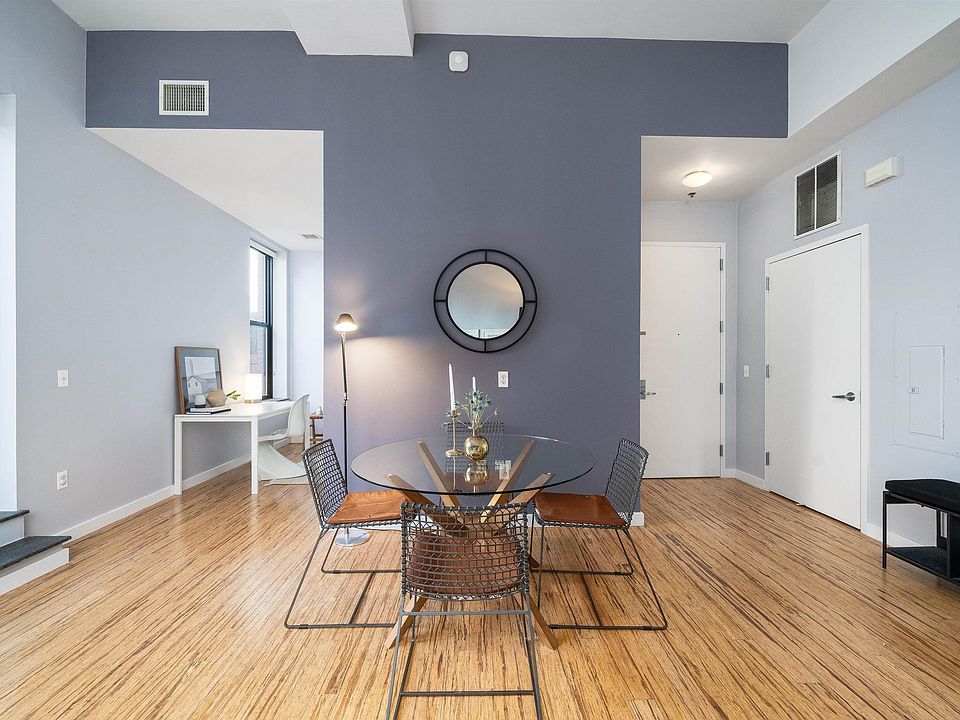 1st image of 232 Pavonia Ave APT 715