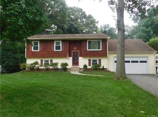 13305 Bermuda Place Dr, Chester, VA 23836