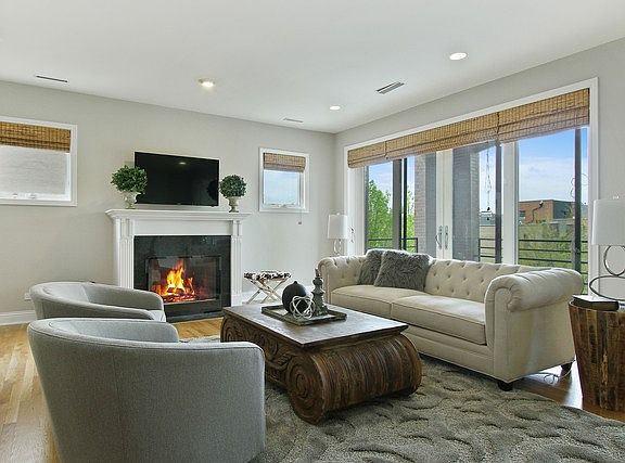 2nd image of 2835 N Lakewood Ave APT 3C