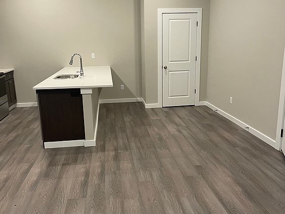 3rd image of 5139 N Cypress St #1