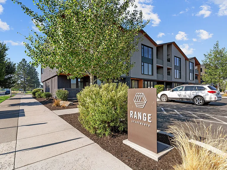 Range Apartments — Photo 25