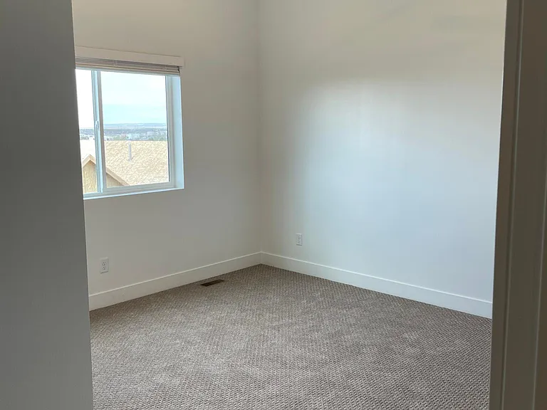 49 E Vantage Dr — Photo 17
