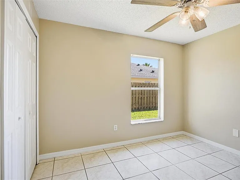 106 La Mancha Dr — Photo 30