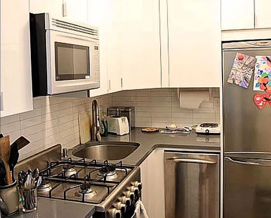 1st image of 55 E 9th St APT 6J