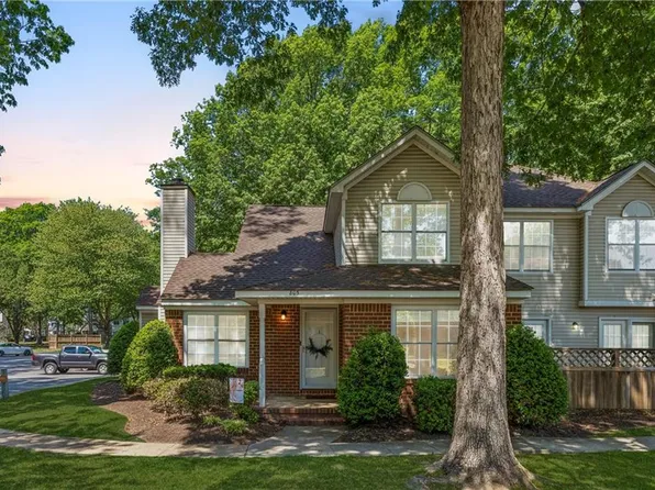805 Masters Trl, Newport News, VA 23602