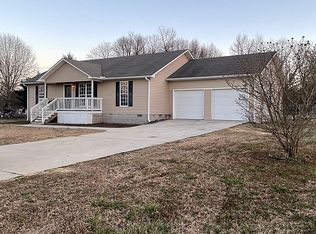 2677 Section Line Rd, Albertville, AL 35950