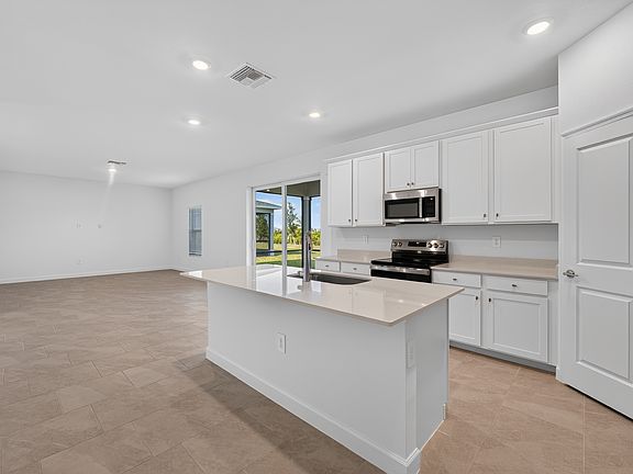 12 13284 Grassmere Ct Kitchen 4400