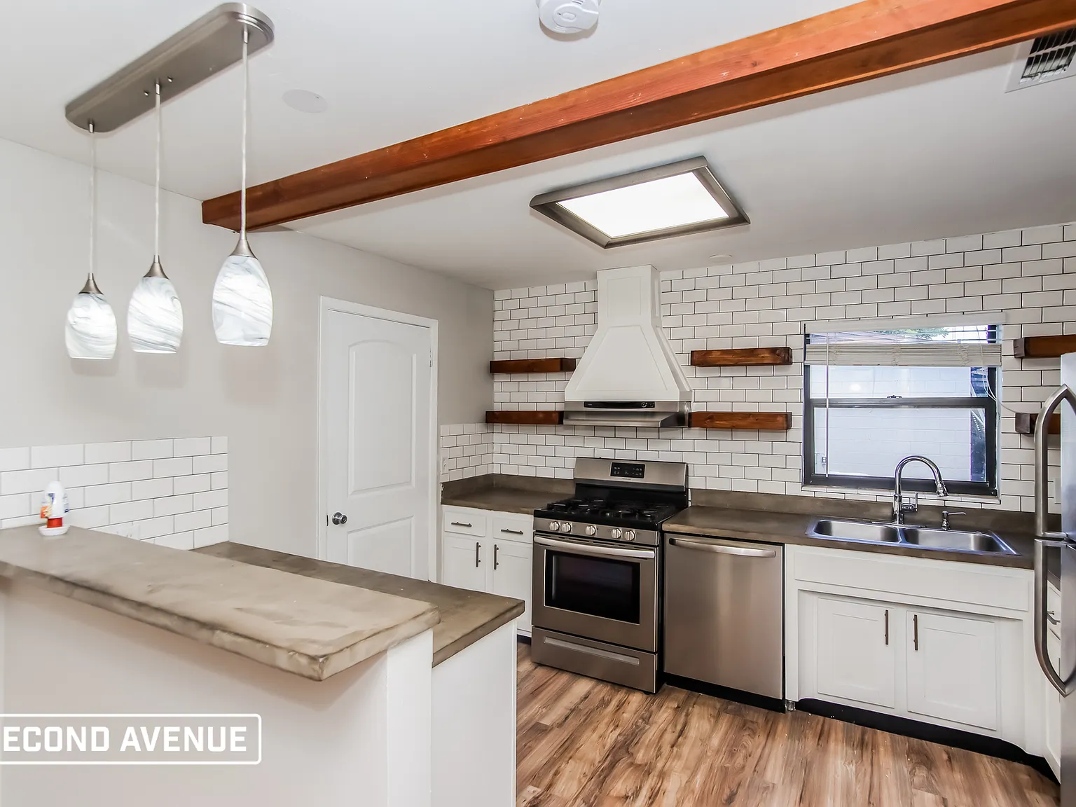 4 bed, 2.0 bath, 1450 sqft, $2,254 — Photo 3