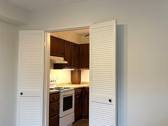 4th image of 8591 Riverside Dr E #805
