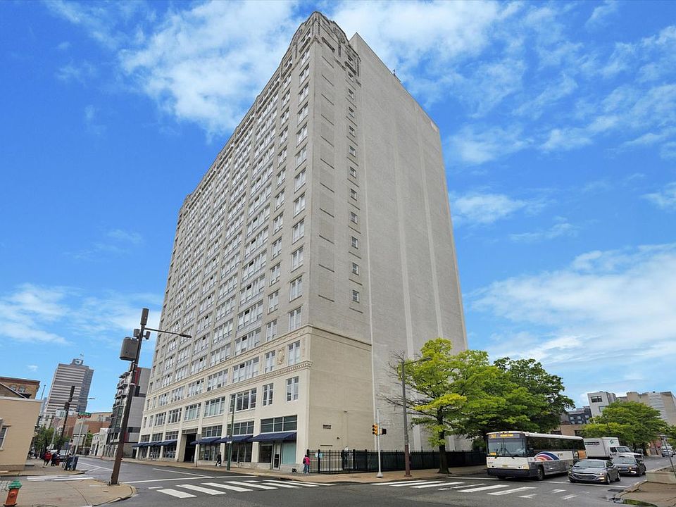 1st image of 1100-00 Vine St #1409
