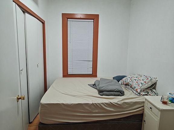 4th image of 2848 S Lowe Ave Floor 1