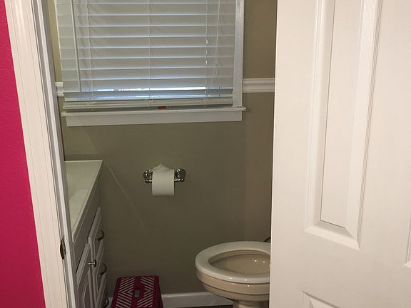 2nd image of 154 Briarwood St