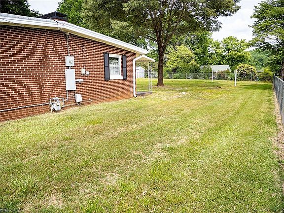 3rd image of 654 Highland Park Dr