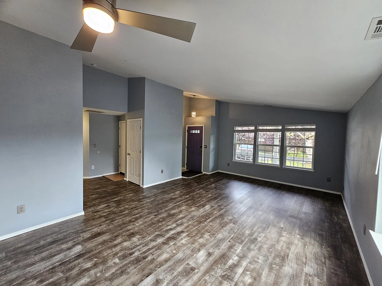 3 bed, 1300 sqft, $3,100 — Photo 3