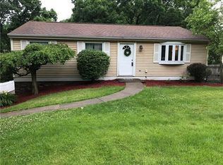 203 Ligonier Ln, New Kensington, PA 15068