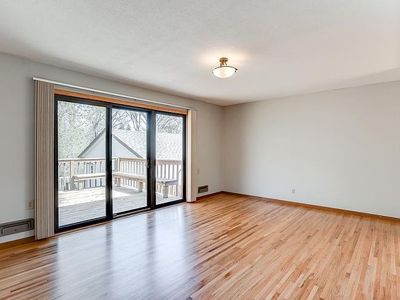 3rd image of 441 Sand Creek Dr NW